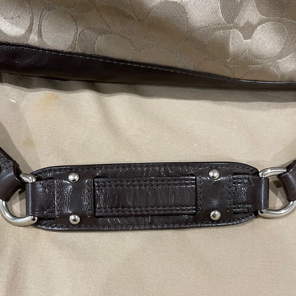 Coach purse!! - Picture 5 of 11